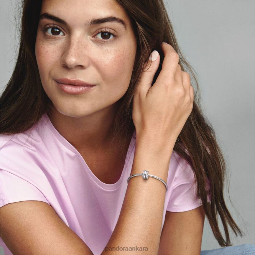 ışıltılı döşeme çizgileri ve logo klipsi çekiciliği 82N8H20 Pandora som gümüş